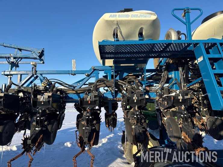 2012-kinze-3600-image-7