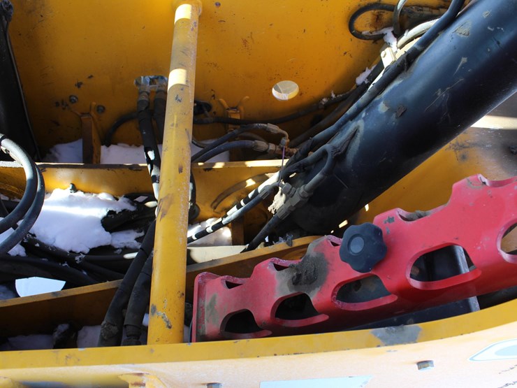 2013-jcb-510-56-image-45