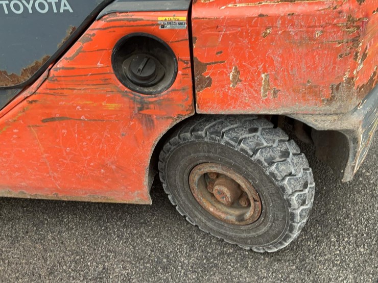 2018-toyota-8fdu25-image-32