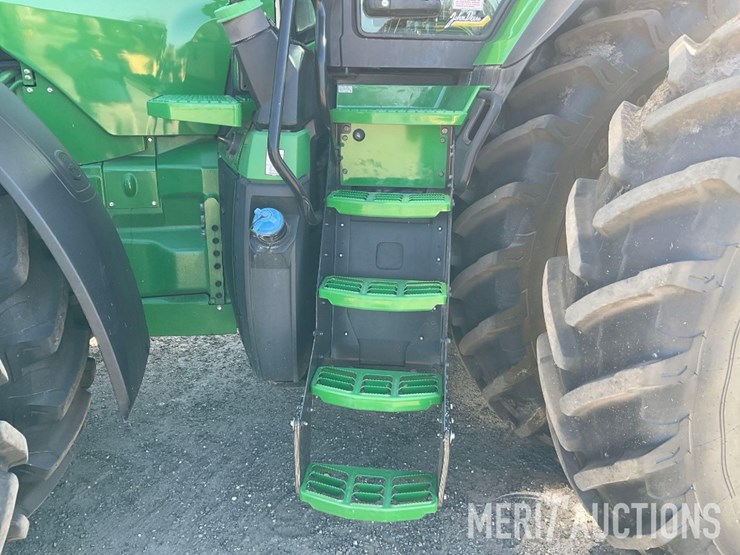 2023-john-deere-8r-370-image-15