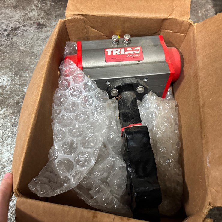 #426 • TRIAD CONTROLS 3 IN CONTROL VALVE