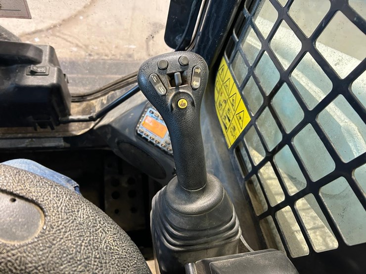 2023-bobcat-t770-image-28