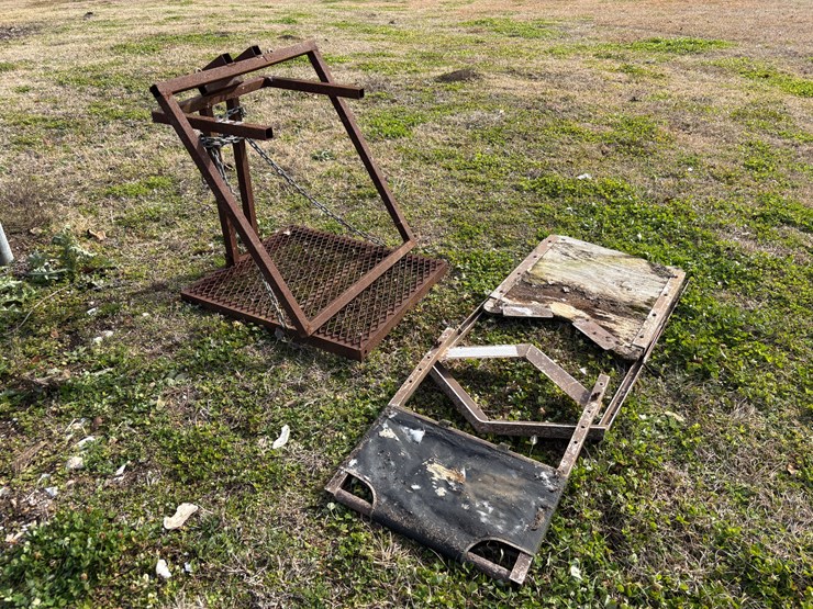 #389-•-lot-of-2-climber-stands-image-7