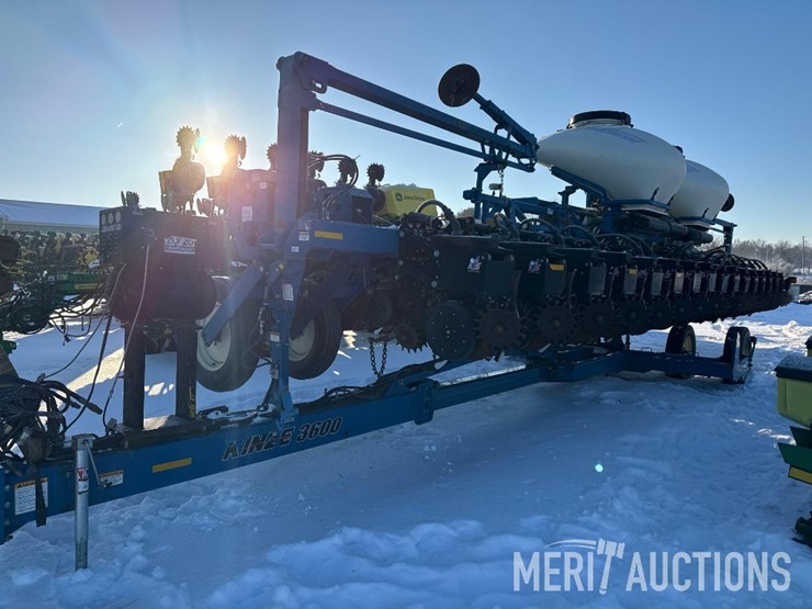 2012-kinze-3600-image-3