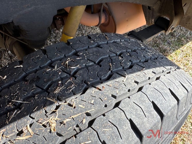 2013-chevrolet-2500-image-14