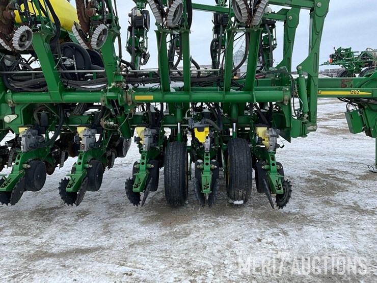2012-john-deere-1790-image-31