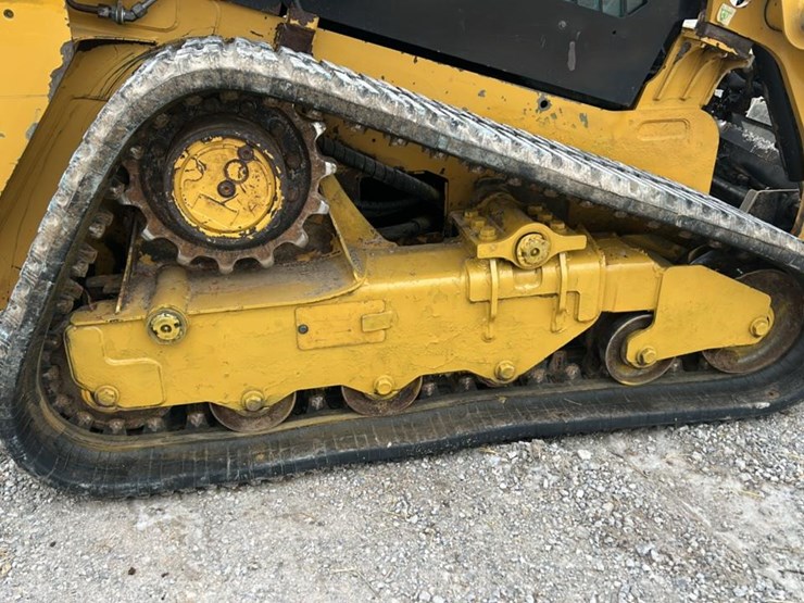 2019-caterpillar-249d-image-36
