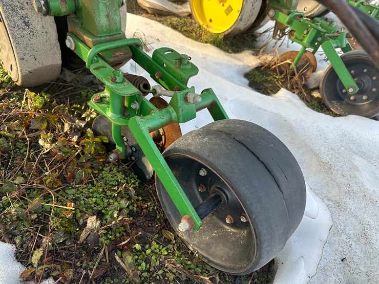 john-deere-1720-image-31