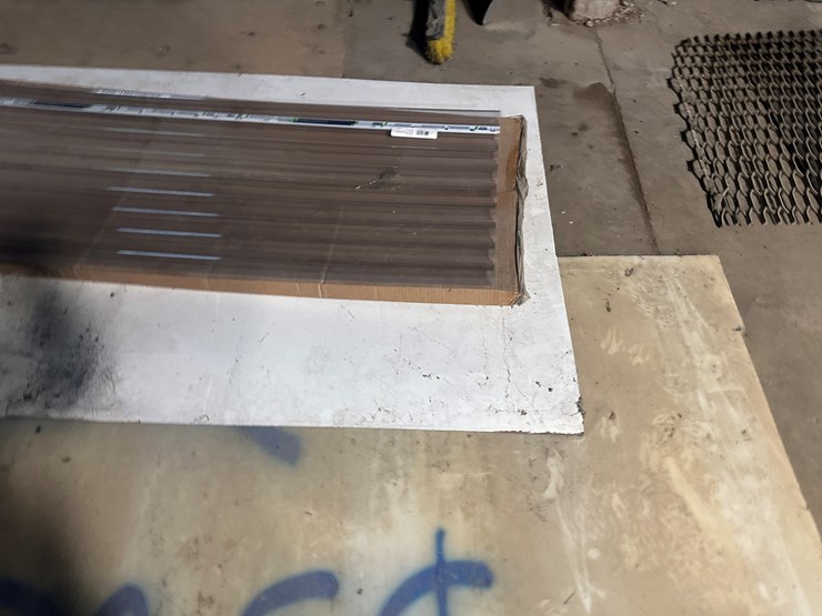 #38472-•-lot-of-wood-&-clear-polycarbonate-panels-image-5