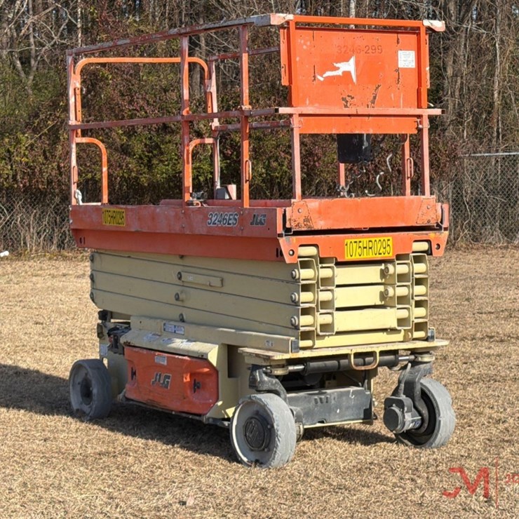 2015 JLG 3246ES