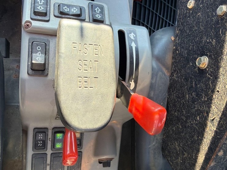 2008-bobcat-5600-toolcat-utv-image-22