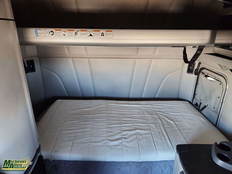 2024-peterbilt-579-image-23