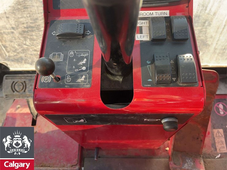 toro-31590n.-4x4-mower-image-15