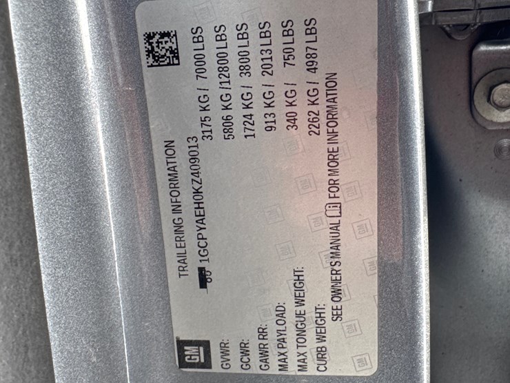 #1120-•-2019-chevrolet-silverado-4x4-crew-cab-image-25