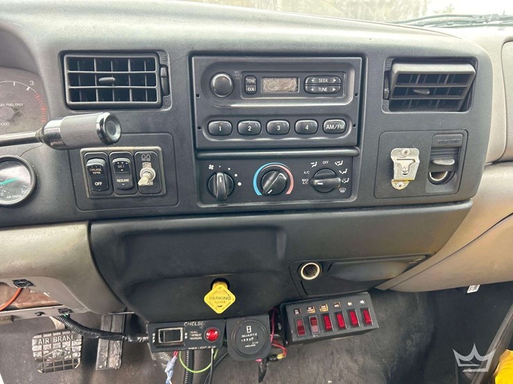 2001-ford-f650-image-18