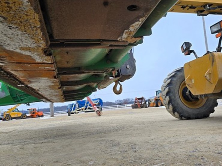 john-deere-220-image-17