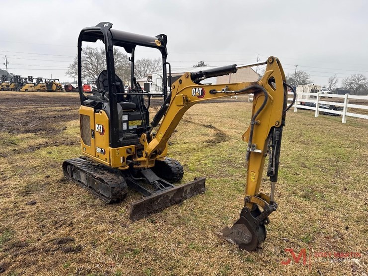 2024-caterpillar-301.7-image-3