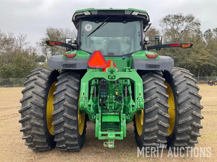 2023-john-deere-8r-370-image-4