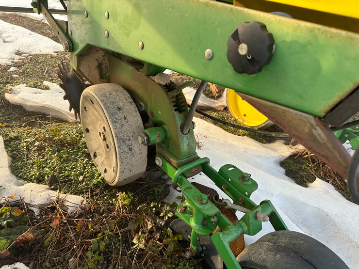 john-deere-1720-image-32