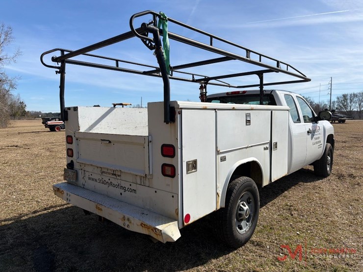 2013-chevrolet-2500-image-3