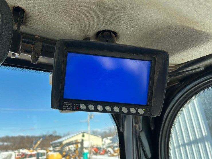 2017-caterpillar-963k-image-29