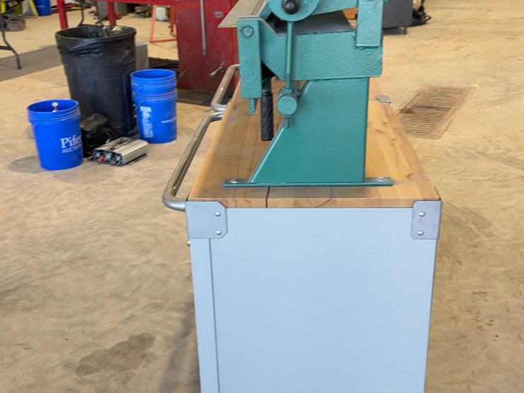 2013-grizzly-metal-brake-image-4