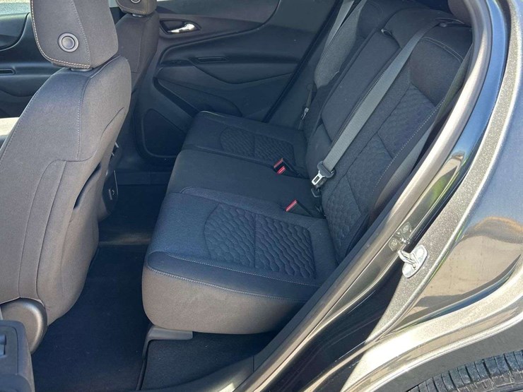 2020-chevrolet-equinox-image-23