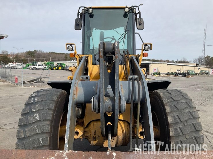 2018-deere-544k-image-10