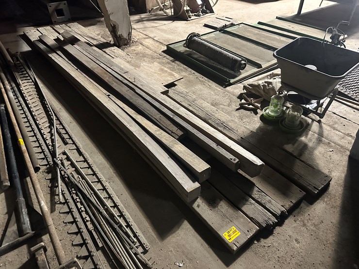 #38475-•-lot-of-wood-pieces-image-2