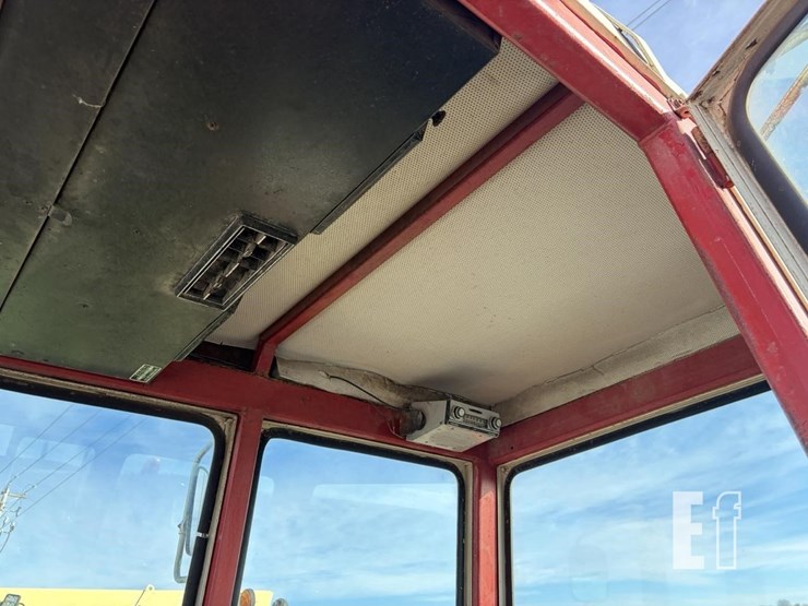 international-806-image-7