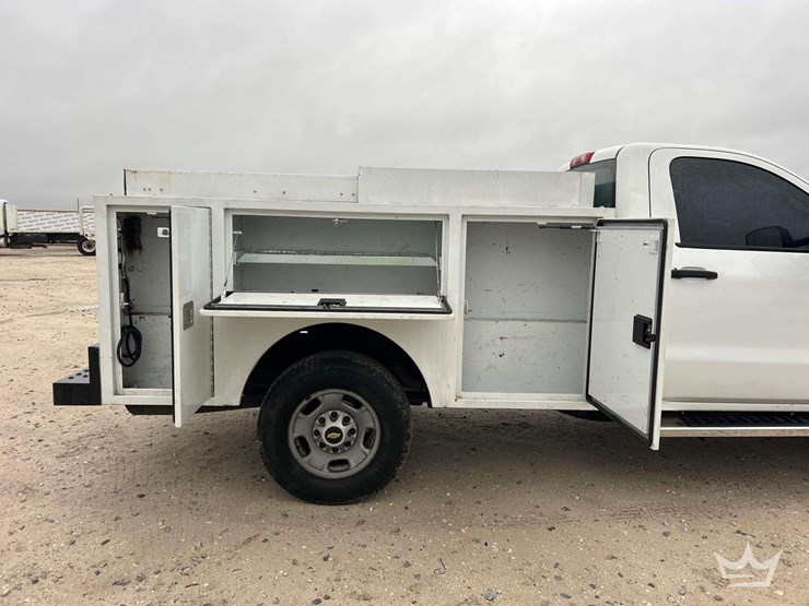 2015-chevrolet-silverado-2500hd-image-24