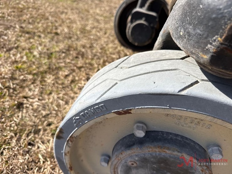 2015-jlg-3246es-image-5