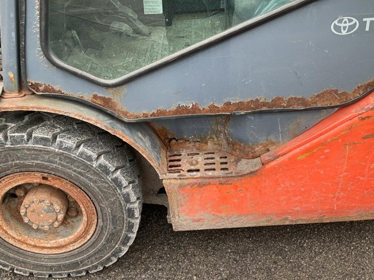 2018-toyota-8fdu25-image-30