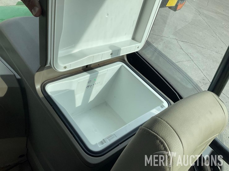 2024-john-deere-8r-410-image-60