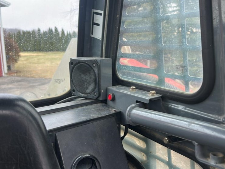 2017-takeuchi-tl8-image-51