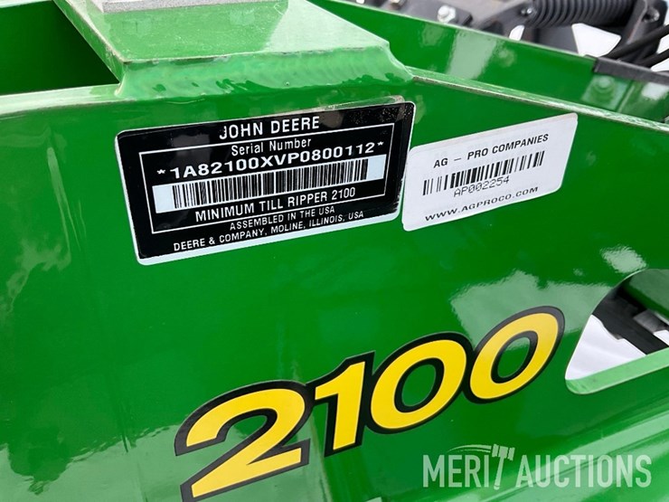 2023-john-deere-2100-image-18