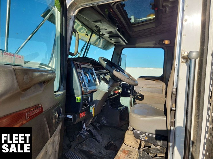 2009-kenworth-t800-image-10