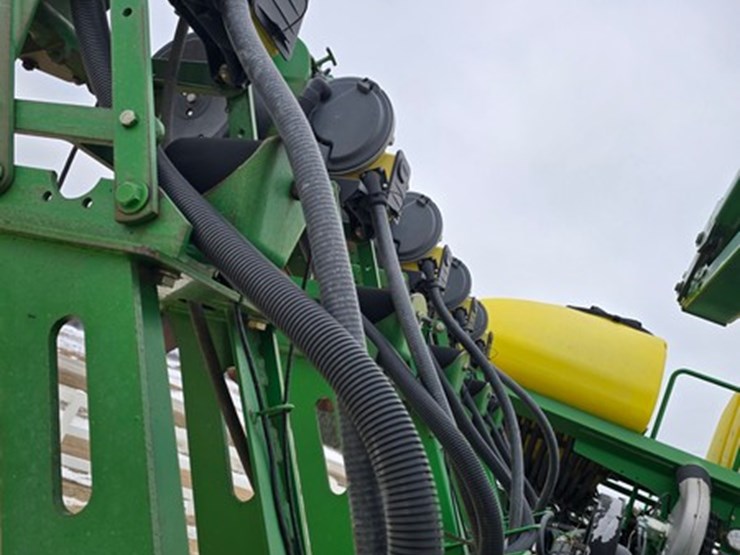 john-deere-1790-image-14