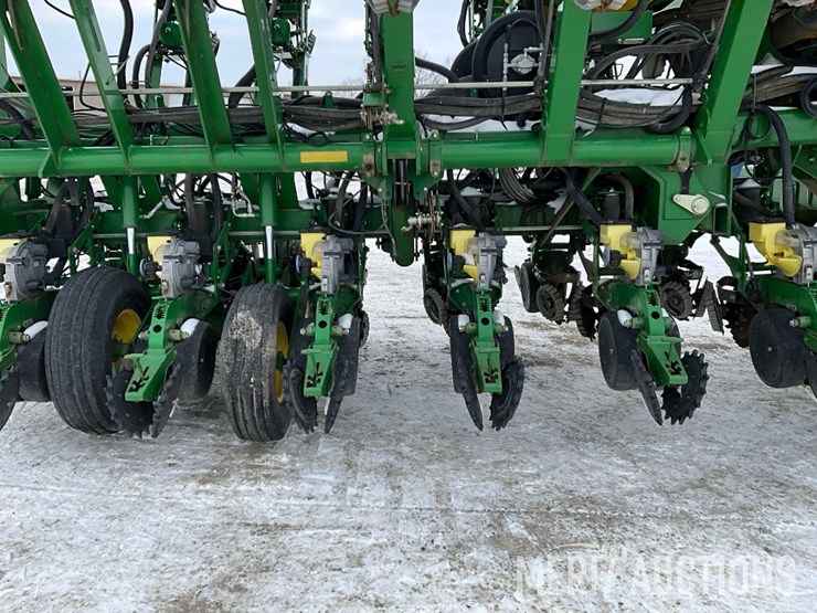2012-john-deere-1790-image-16