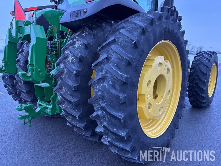 2024-john-deere-8r-370-image-30