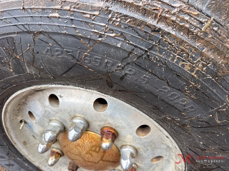 2010-mack-gu713-granite-roll-off-truck-image-9