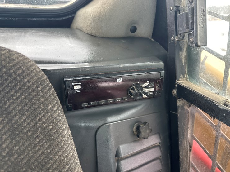 caterpillar-242d-image-41