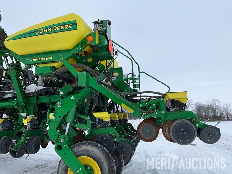 2016-john-deere-1795-image-33