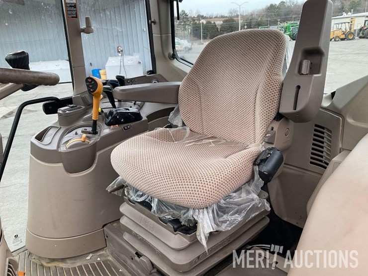 2021-john-deere-6110m-image-44