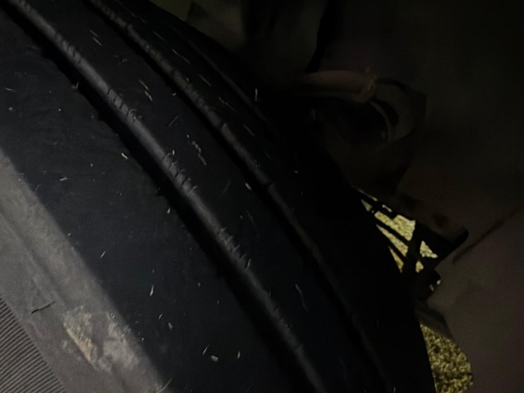 2015-volvo-sleeper-truck-tractor-image-8