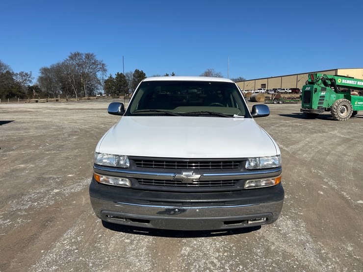 2001-chevrolet-1500-image-3