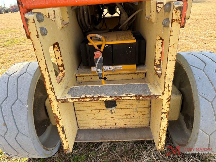 2015-jlg-2030es-image-4