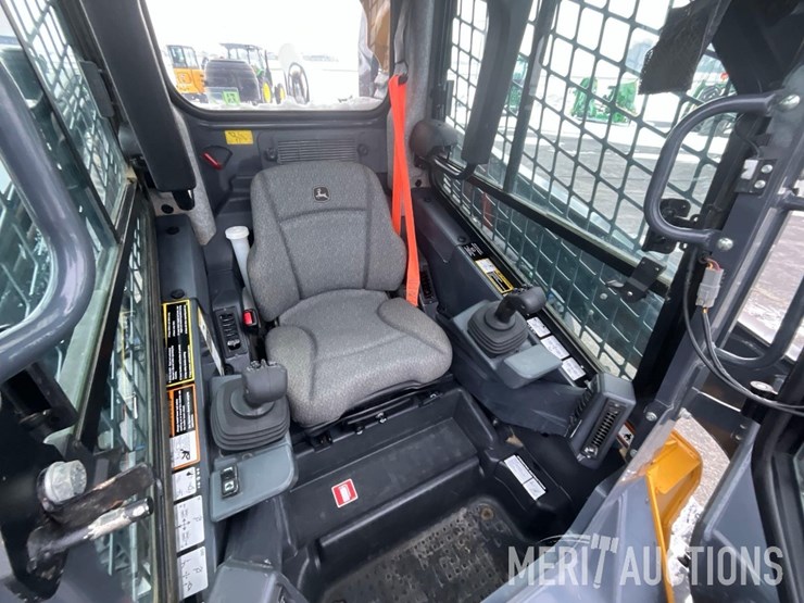 2023-deere-333g-image-21