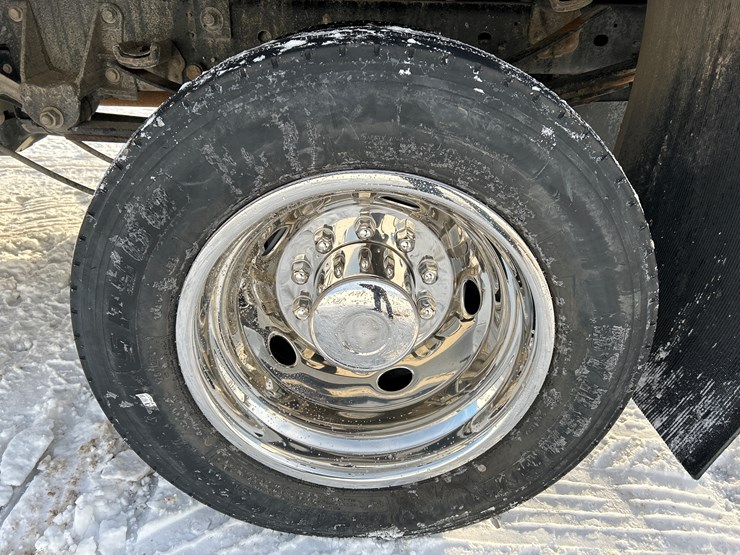 2021-ford-f550-image-91