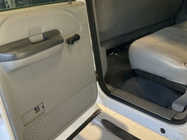 2006-ford-f350-image-26